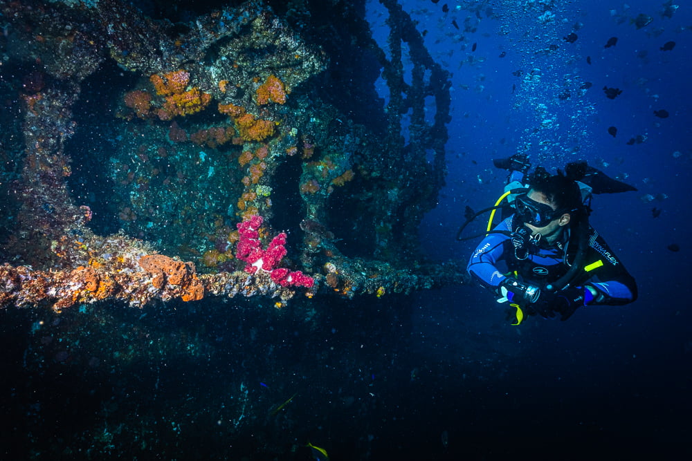 diving HMAS Brisbane wreck